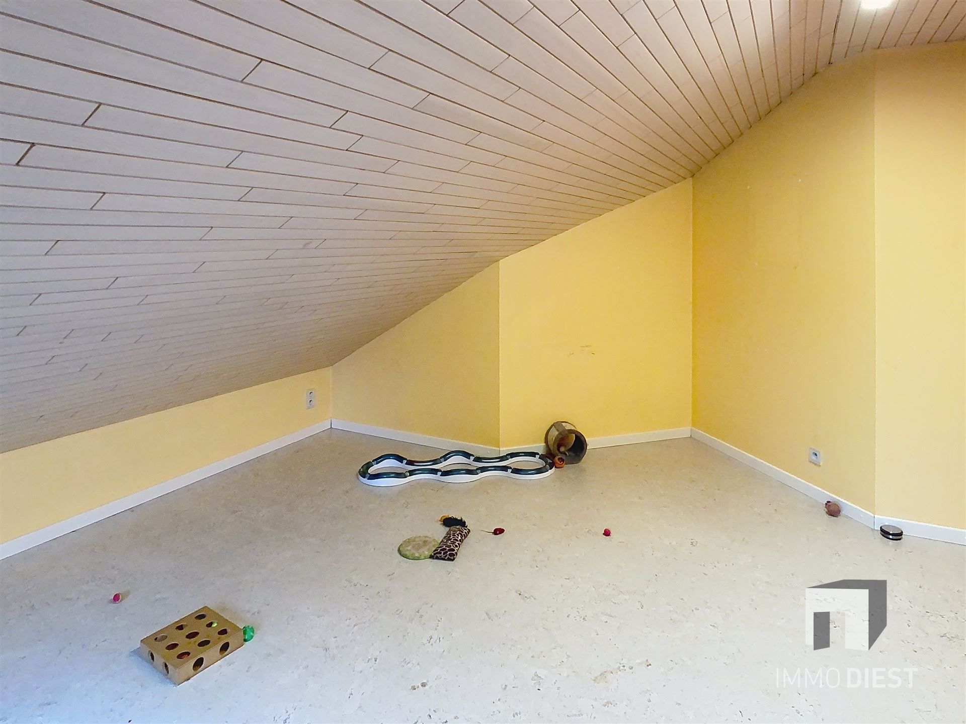 Ruime woning met 4 slaapkamers foto 20