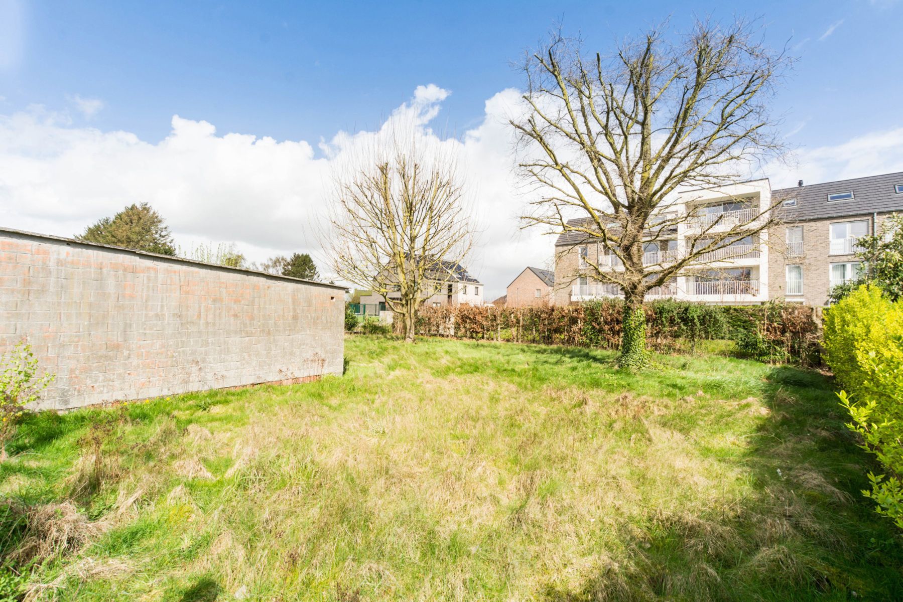 Appartement met 2 terrassen, kelder, 2 garageboxen en tuin foto 7