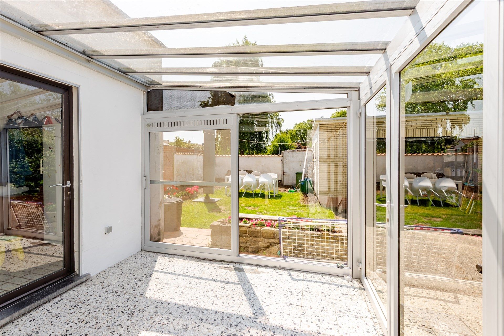 Halfopen bebouwing met 3 slk en tuin op goede ligging foto 10