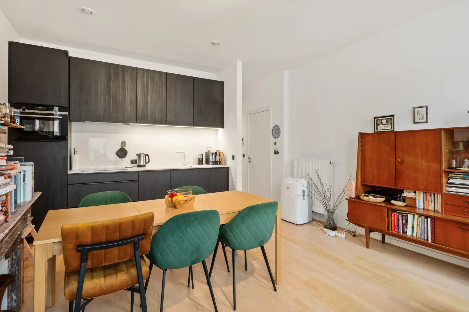 Lichtrijk appartement in authentiek herenhuis op gegeerde locatie foto 9