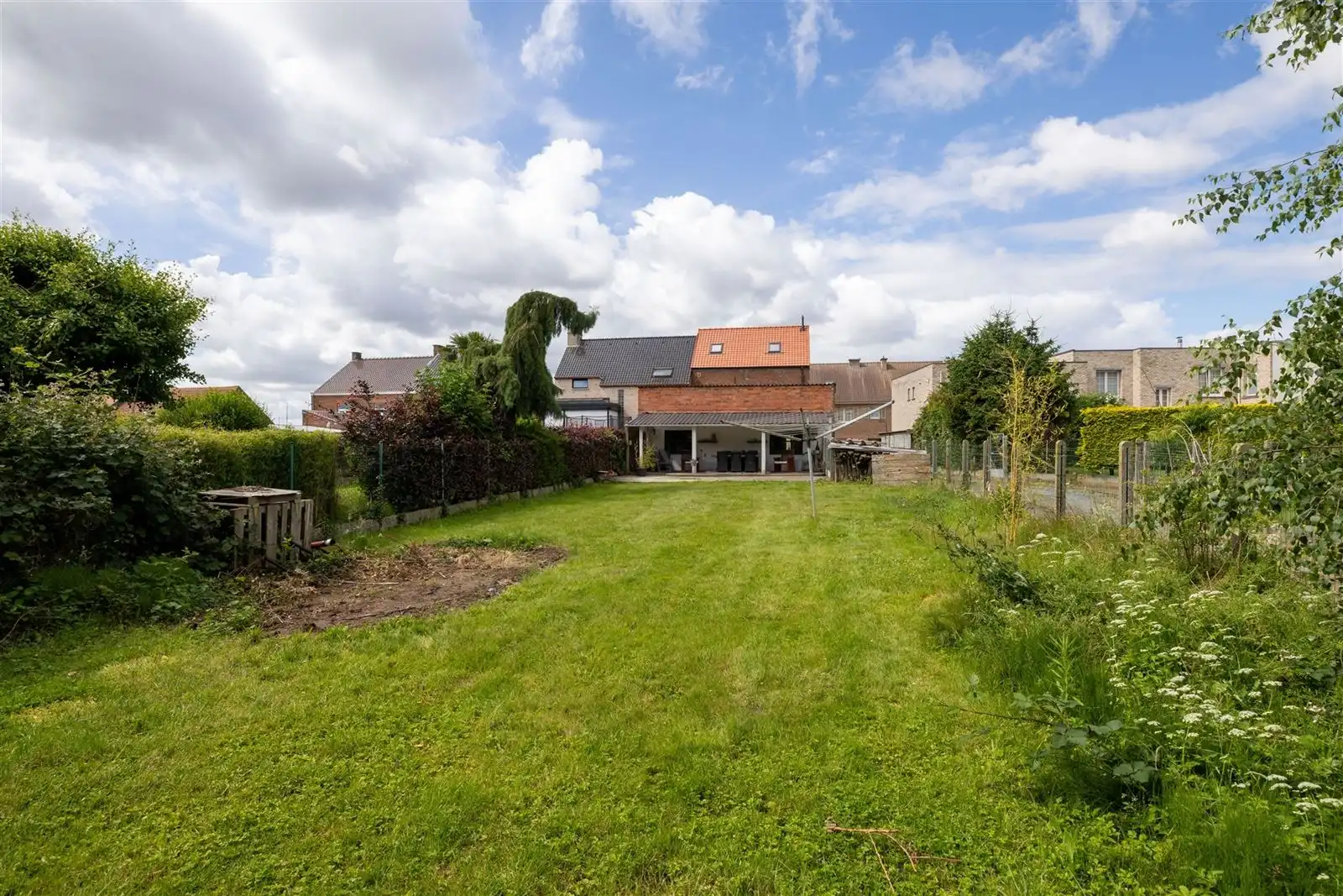 Rustig gelegen 3-gevelwoning met garage en tuin op 6are05 foto 23