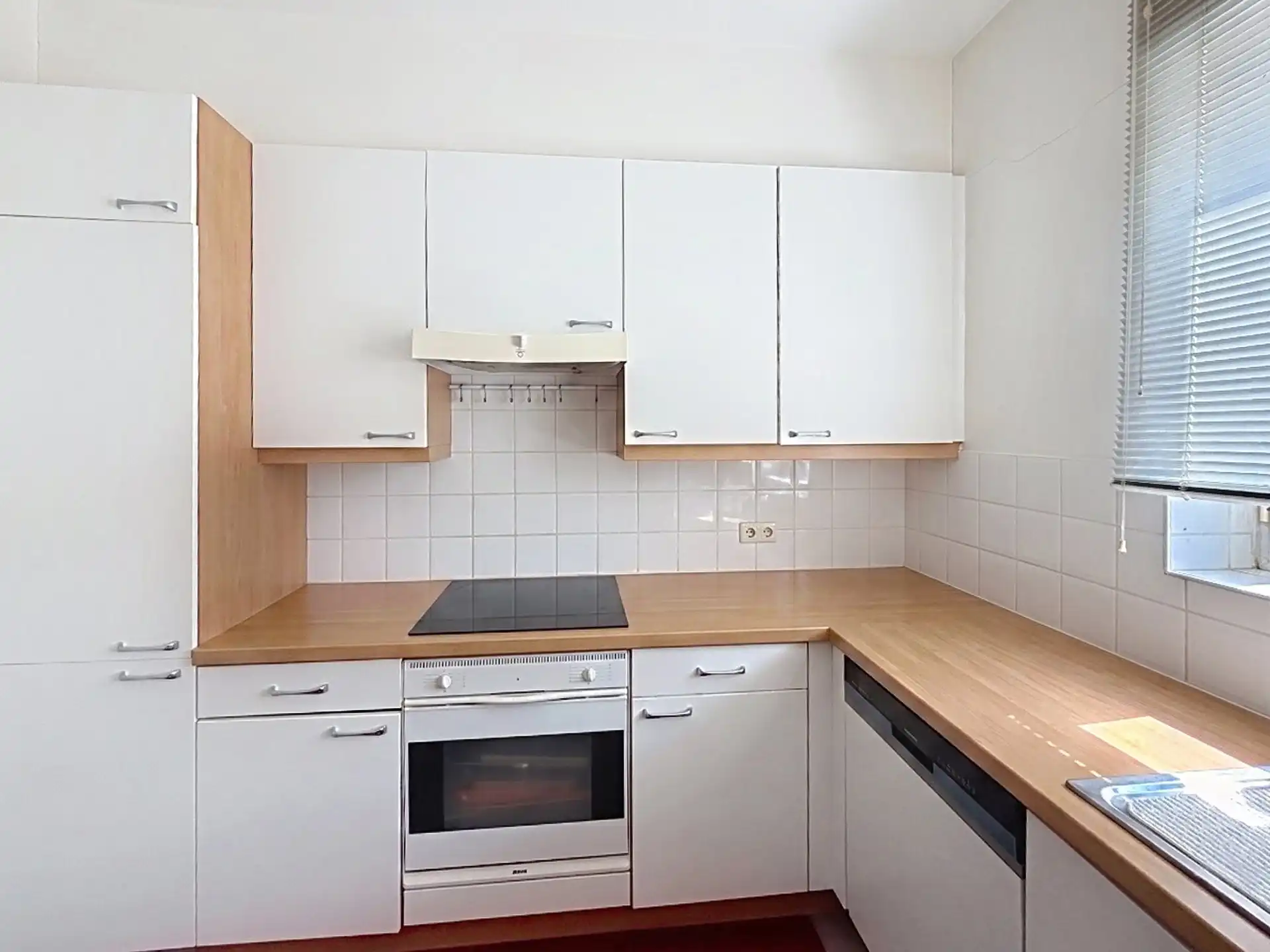 Appartement met 2 slaapkamers in een woonwijk! foto 5