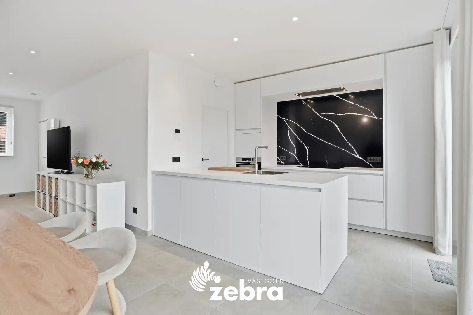 Instapklare woning met 3 slaapkamers en garage te Meulebeke! foto 7