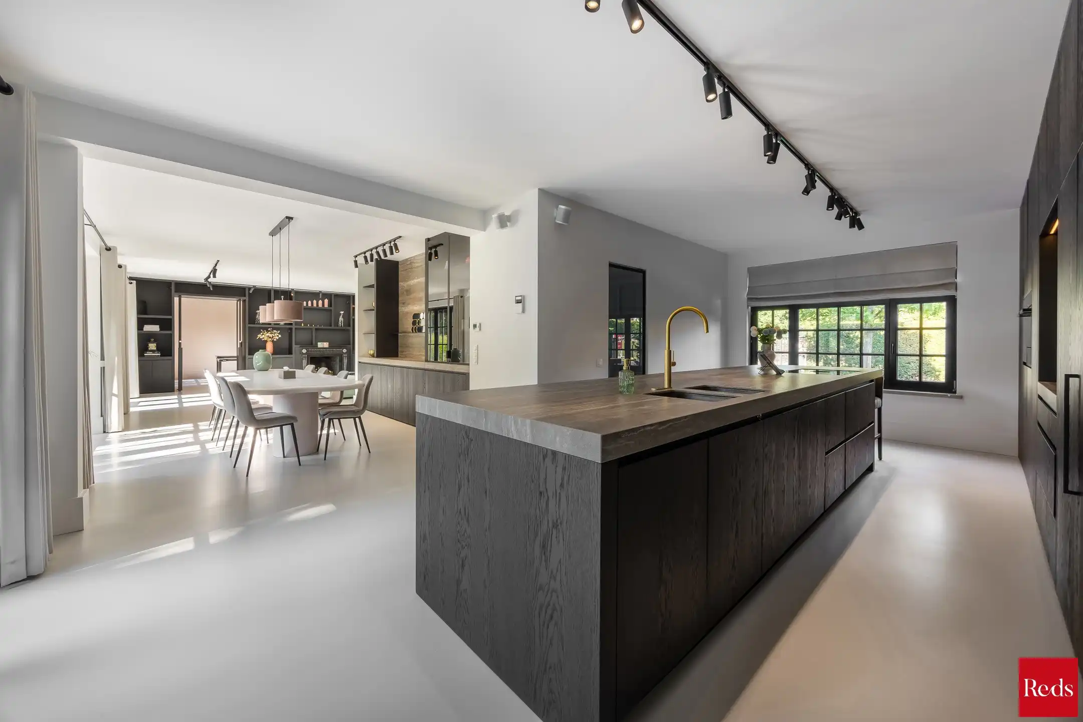 Prestigieuze villa met zwembad op 3.528 m² op toplocatie! foto 8