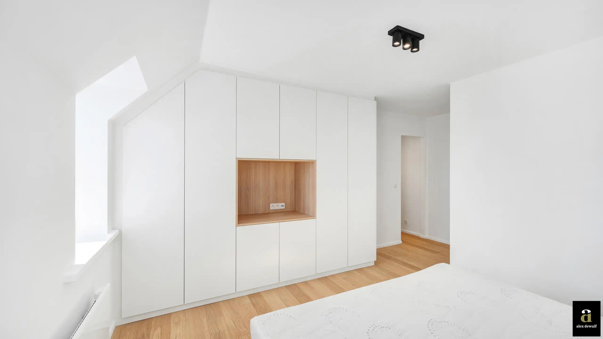 Ruim duplexappartement met vier slaapkamers en zonnig terras in Duinbergen. foto 23