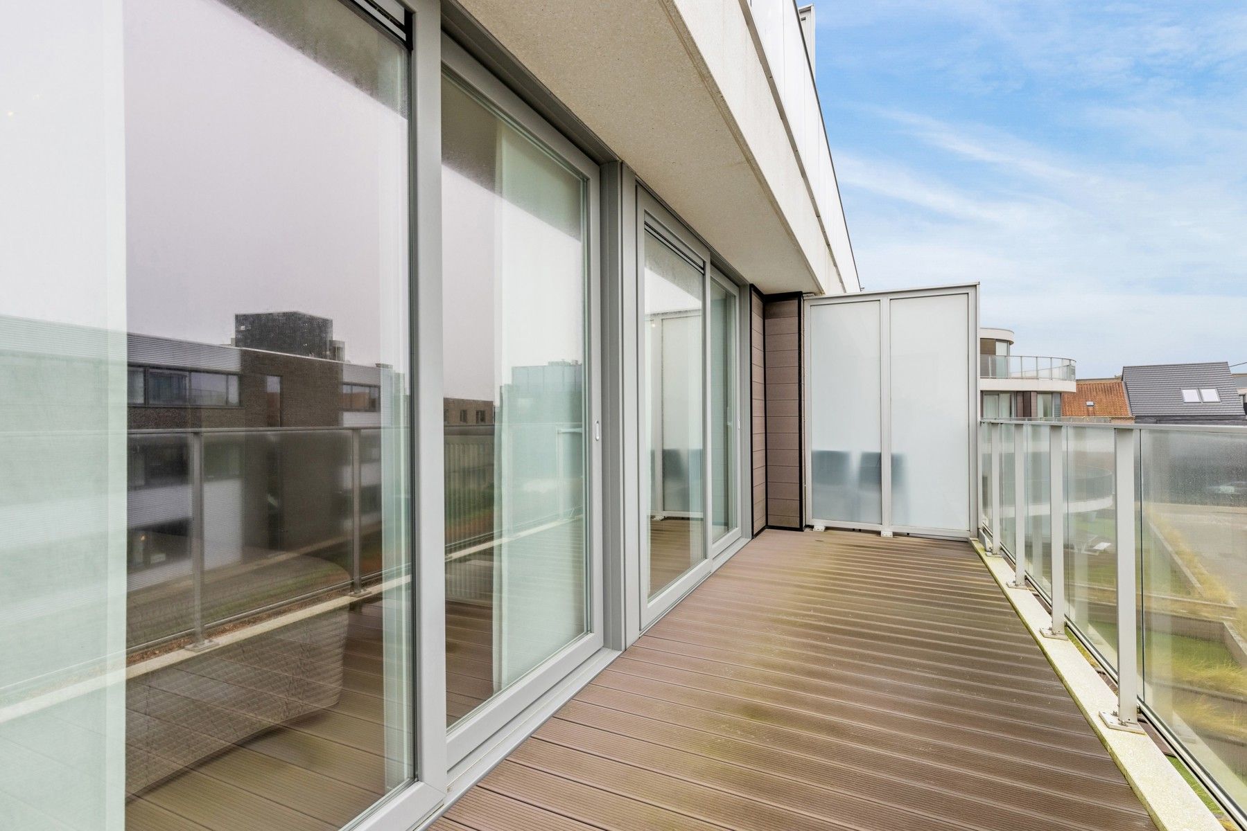 Ruim appartement met 2 terrassen en dubbele garage foto 12