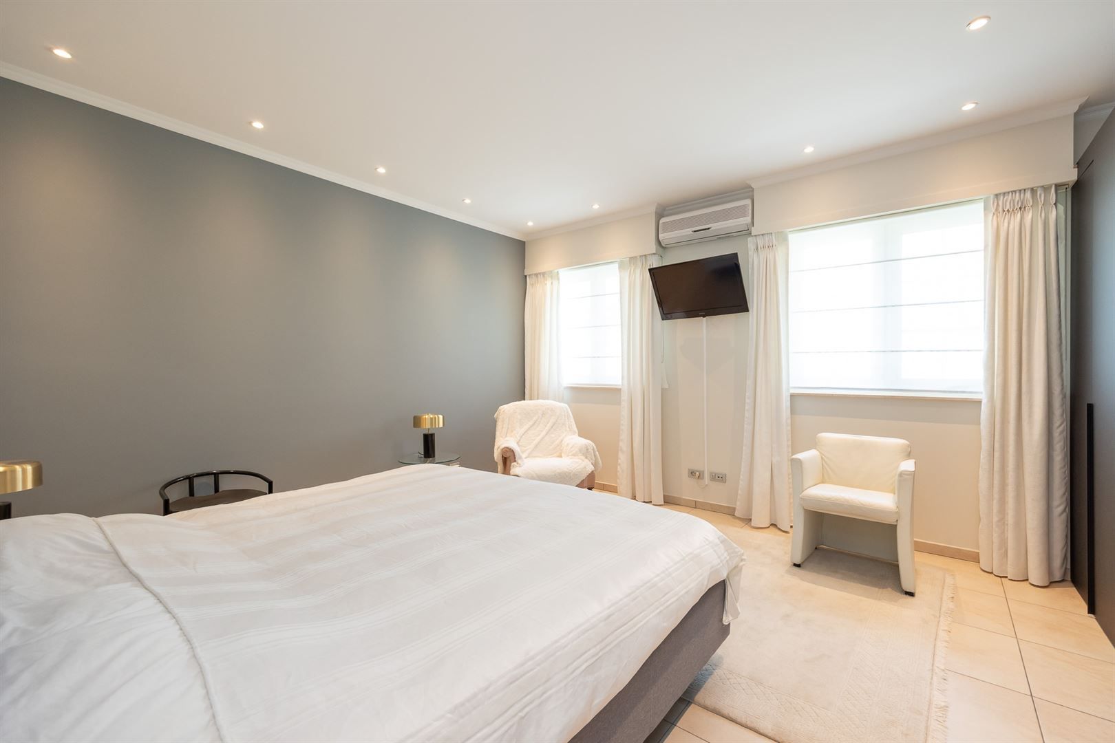 Een moderne villa met 4 ruime SLKS  nabij het centrum van Heide- Kalmthout. foto 16