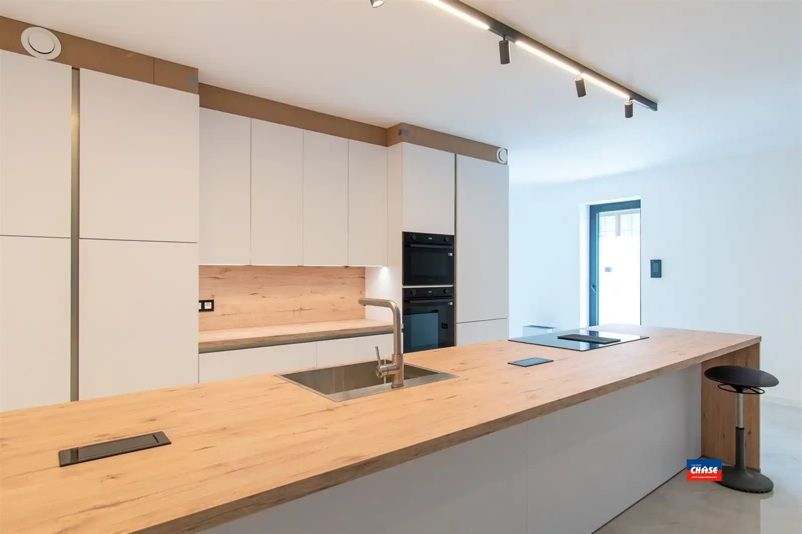 Nieuwbouwwoning met 4 slpks, 3 badk en tuin foto 9