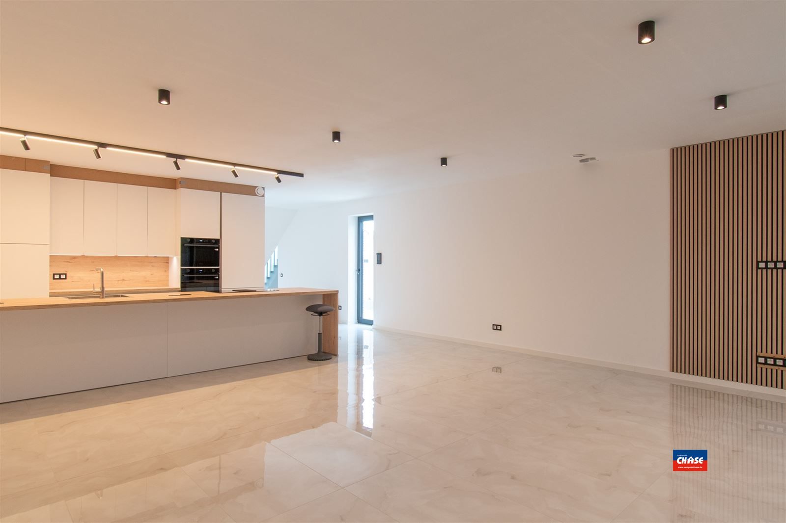 Nieuwbouwwoning met 4 slpks, 3 badk en tuin foto 9