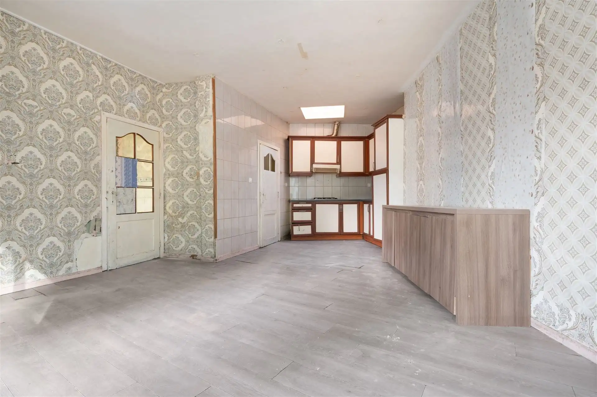 Renovatiepand met mogelijkheid tot 5 slpks op topligging! foto 3