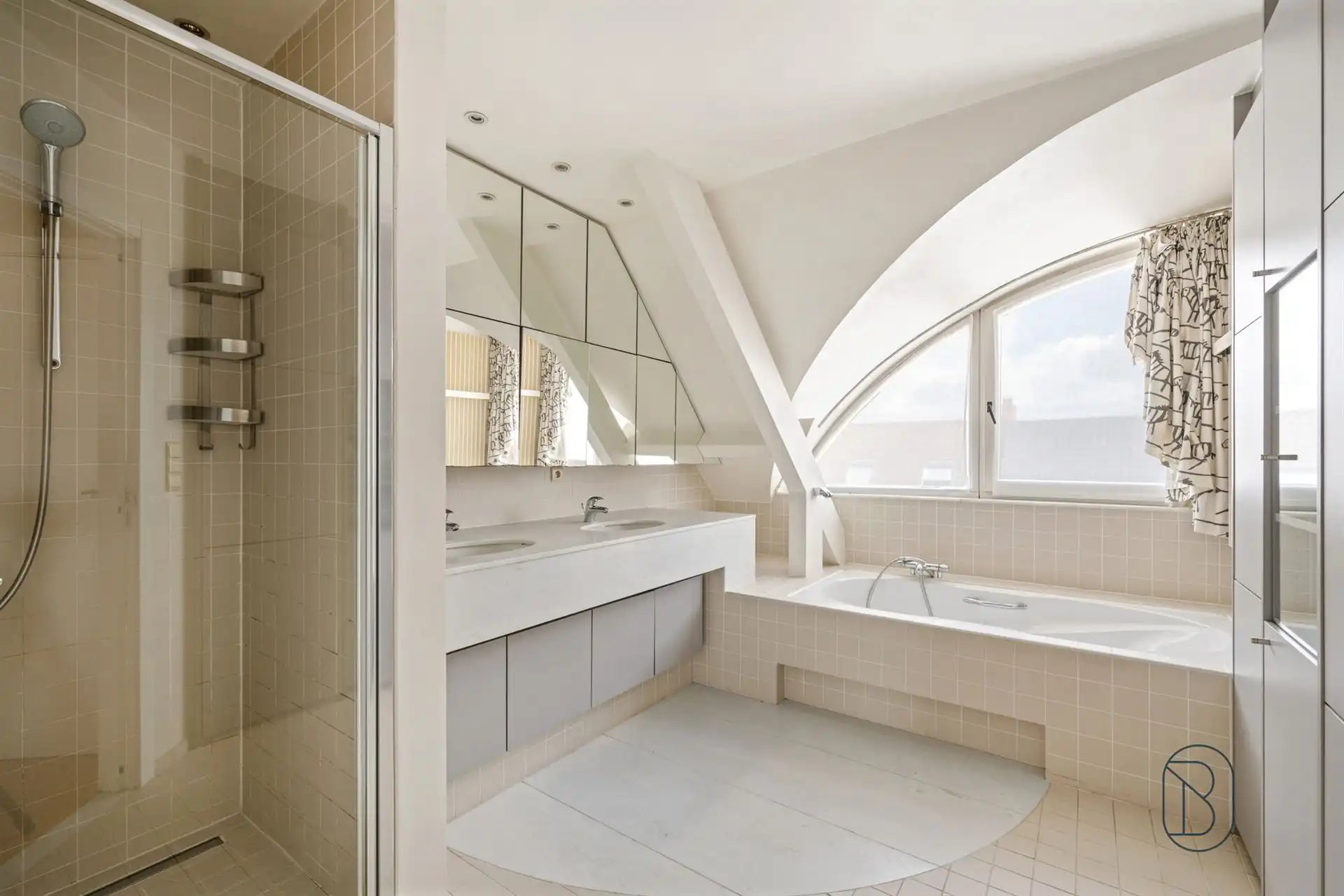 Unieke combinatie van wonen en werken in Sint-Eloois-Vijve! foto 15