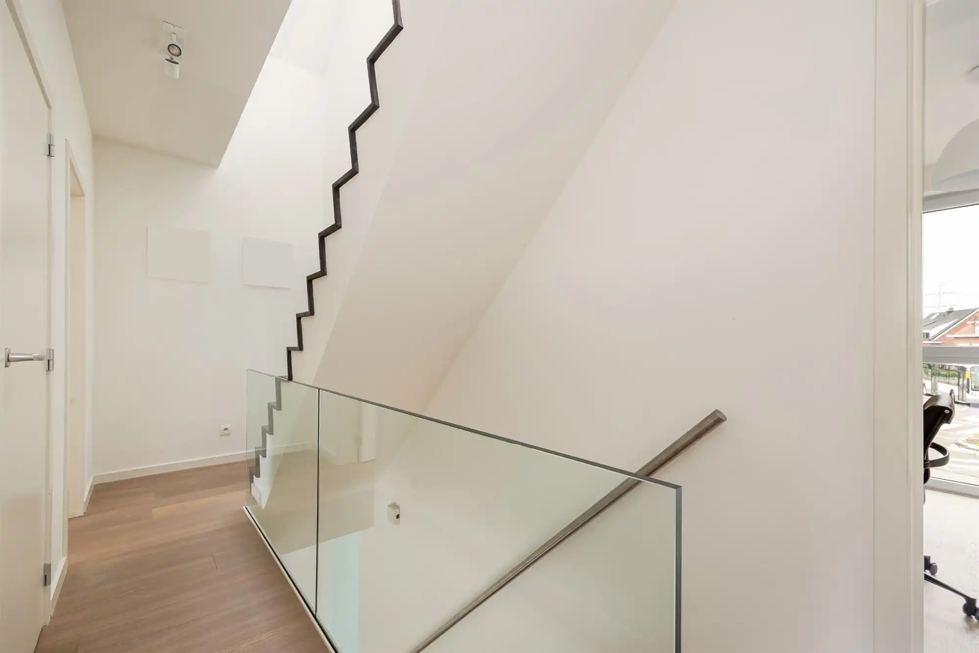 Instapklare moderne woning met 4 slpk. en tuin foto 16