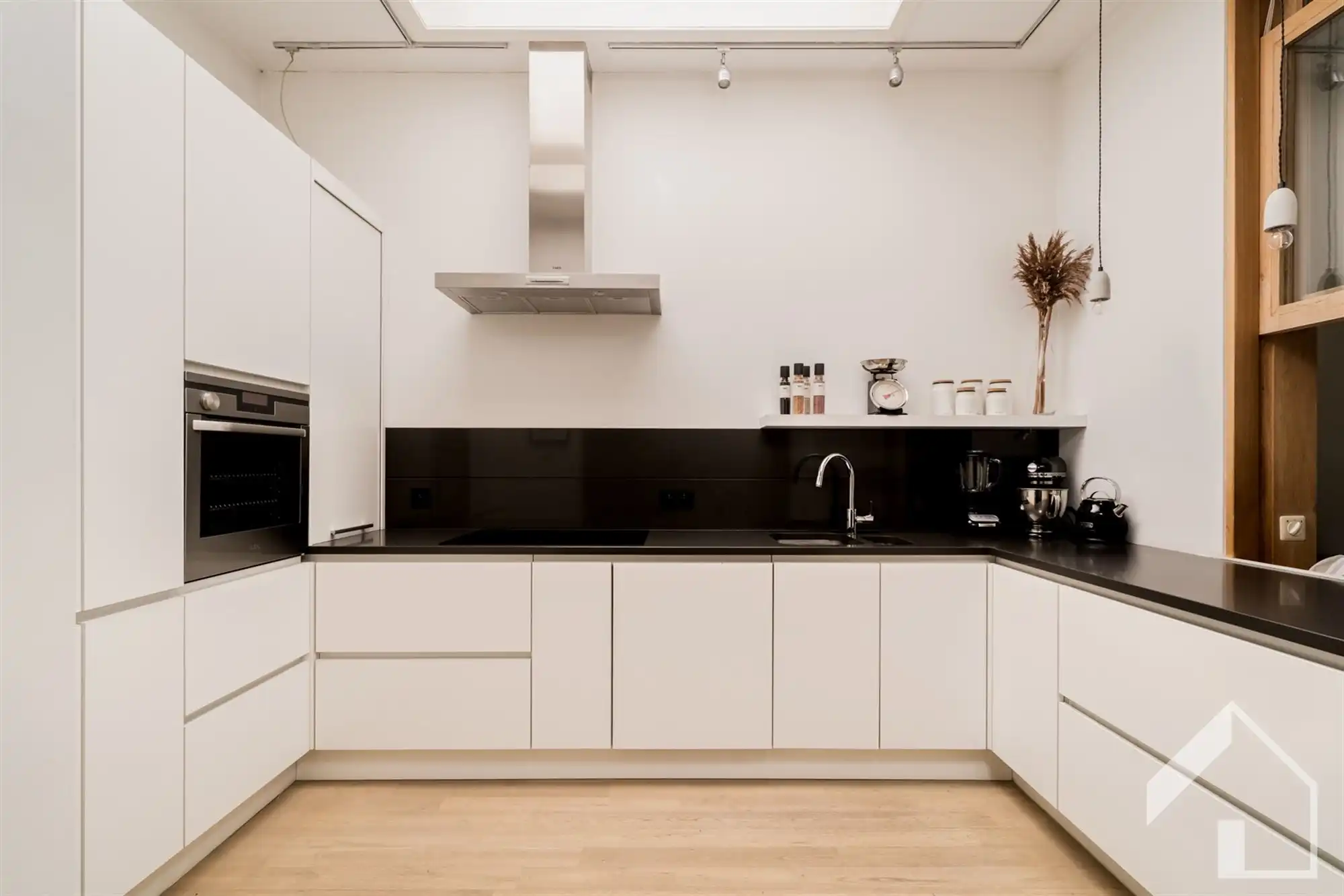 Comfortabele, ruime, instapklare woning met 5 slaapkamers foto 8
