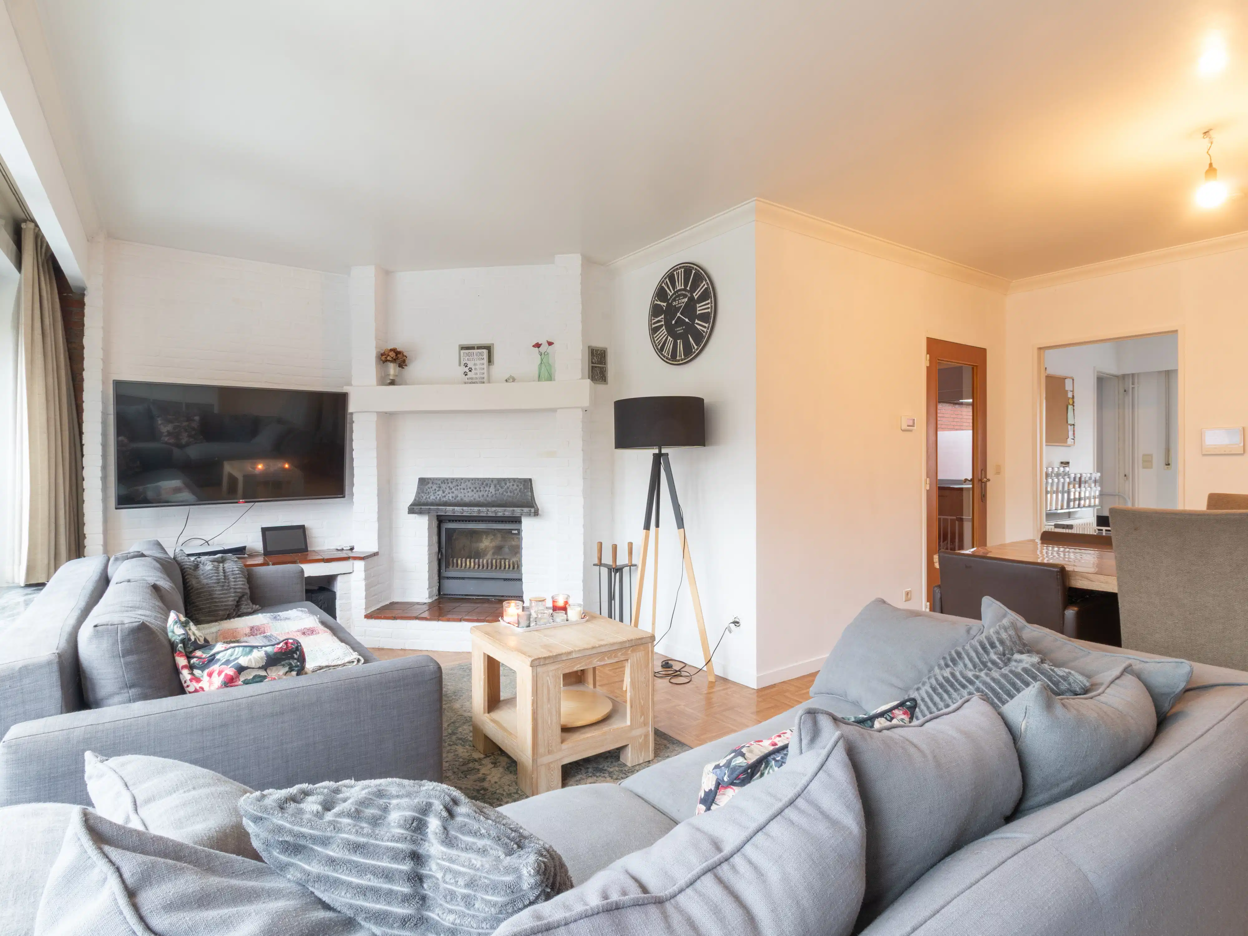 Bel-etage woning met zes slaapkamers en tuin foto 4