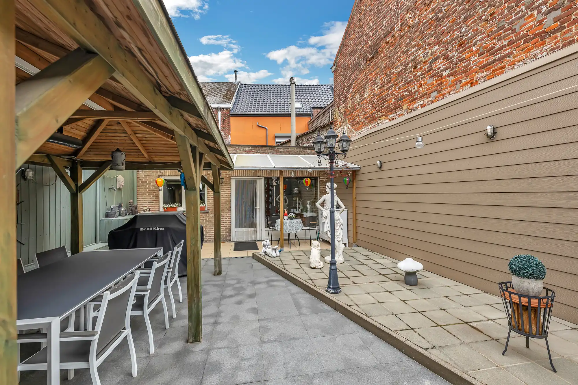 Instapklare woning met ruime bijruimte en garage in Ninove foto 20