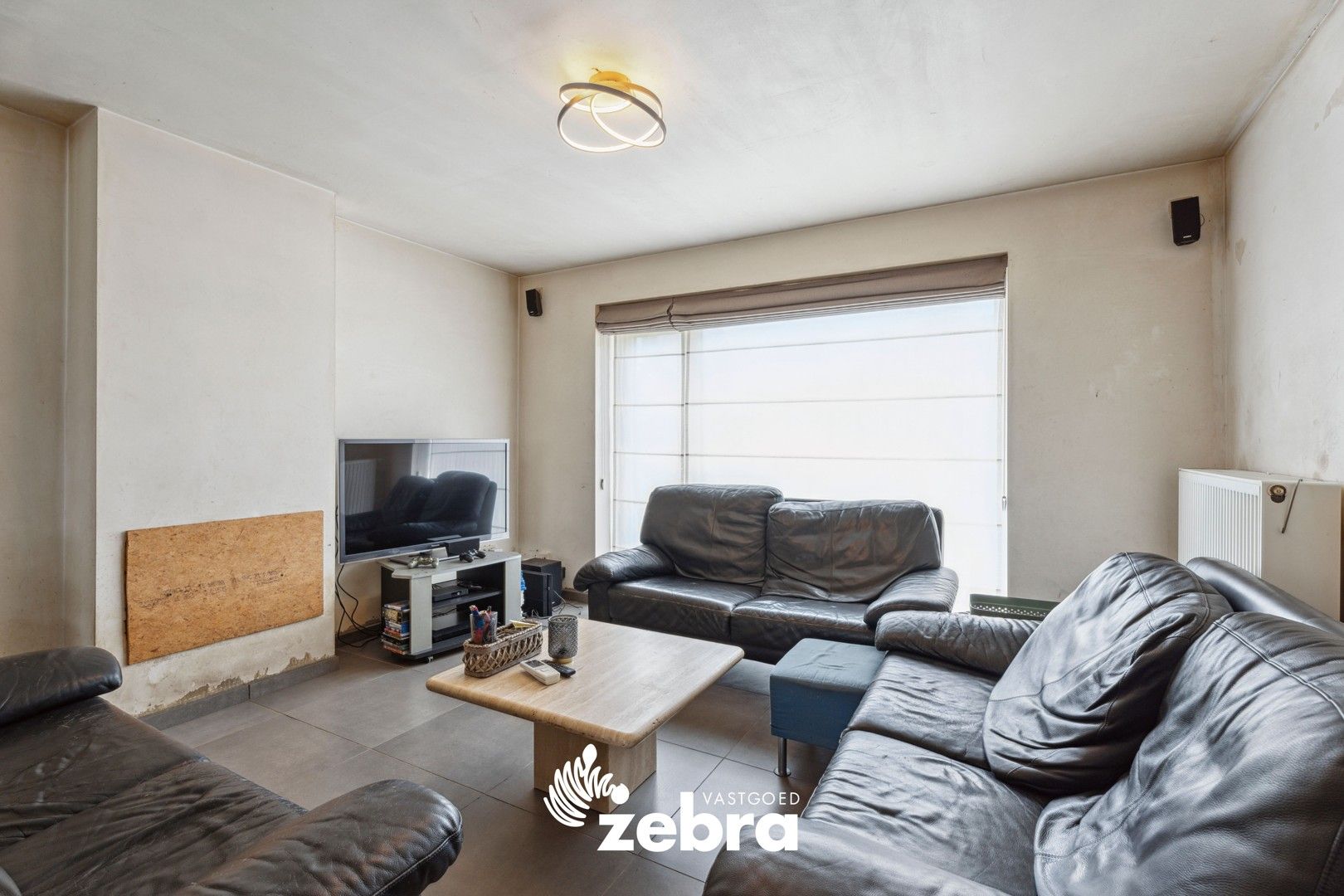Instapklare woning met drie slaapkamers en loods op een toplocatie te Izegem! foto 7