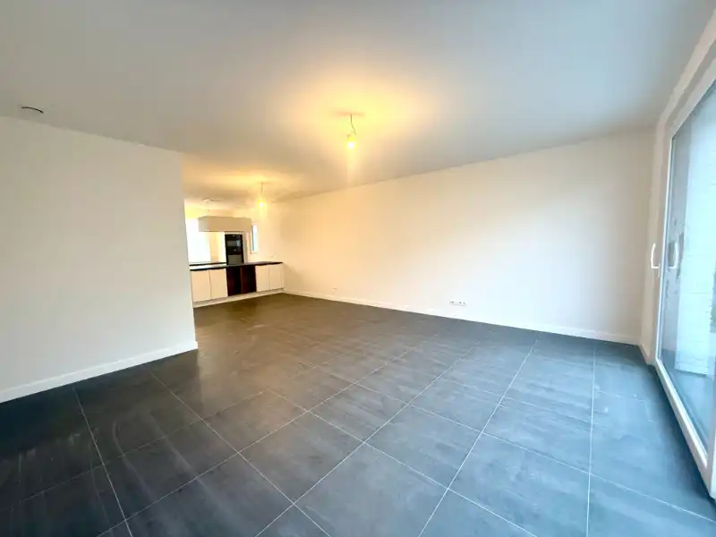 Ruime nieuwbouwwoning met 3 slaapkamers, tuin en carport foto 4