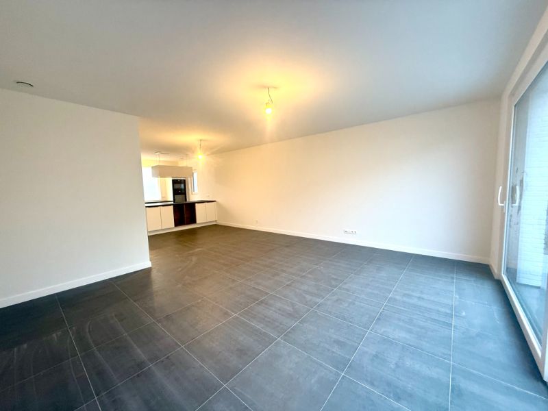 Ruime nieuwbouwwoning met 3 slaapkamers, tuin en carport foto 4