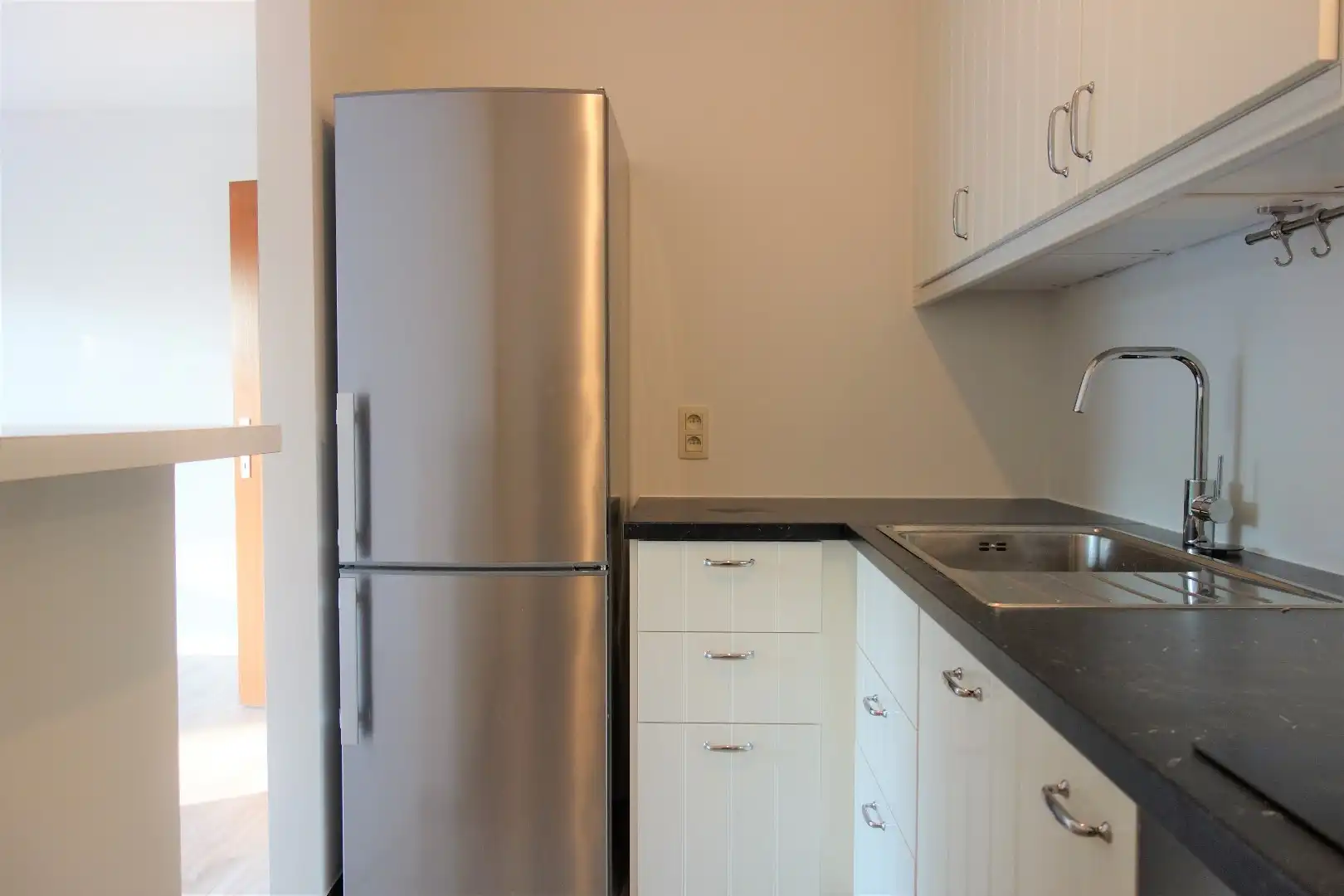 Instapklaar 2-slpk appartement nabij centrum Brasschaat foto 6