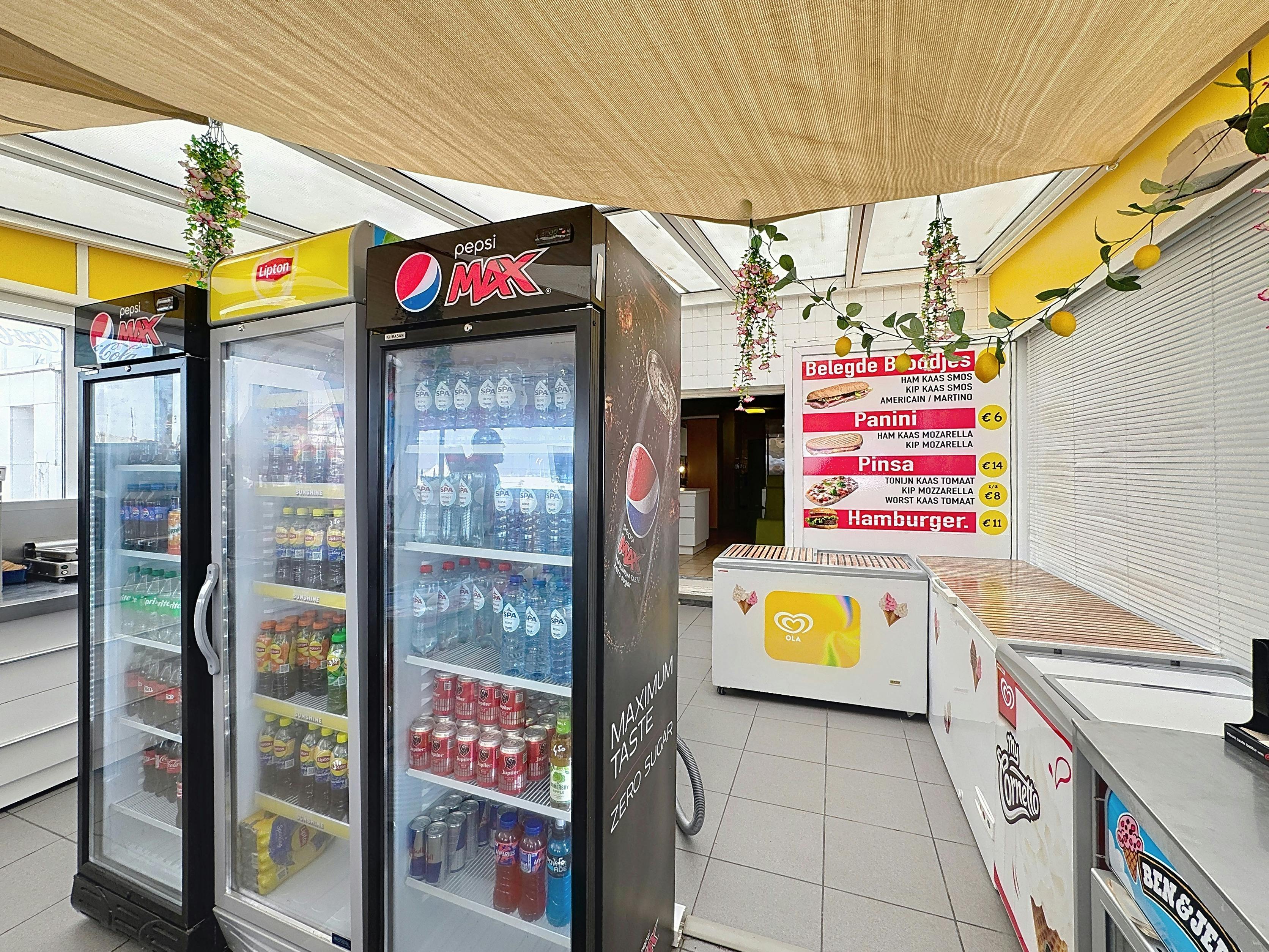 Handelspand met frontaal zeezicht in Blankenberge (82m²) foto 4