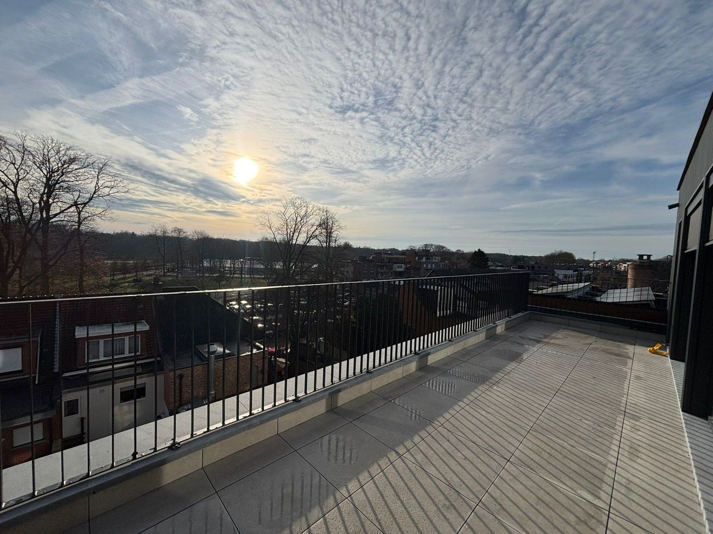 PENTHOUSE MET TWEE RUIME TERRASSEN foto {{pictureIndex}}