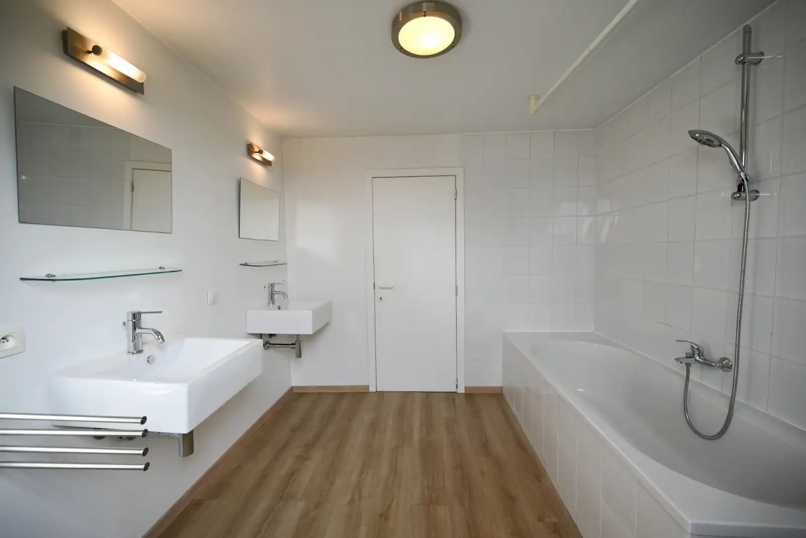 Ruime gezinswoning met 3 slaapkamers, tuin en groot terras! foto 14