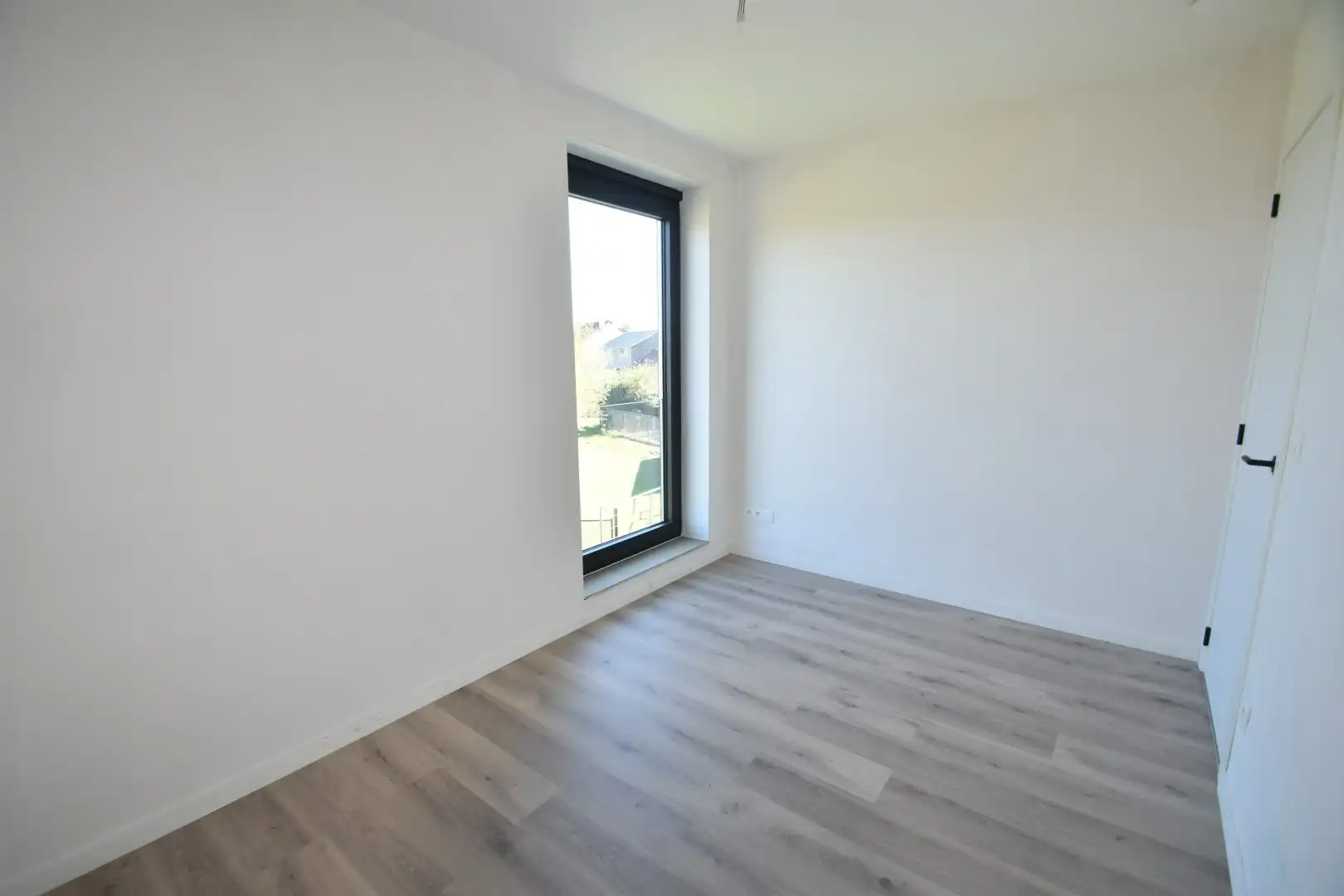 Modern ingericht appartement aan rand van centrum foto 16