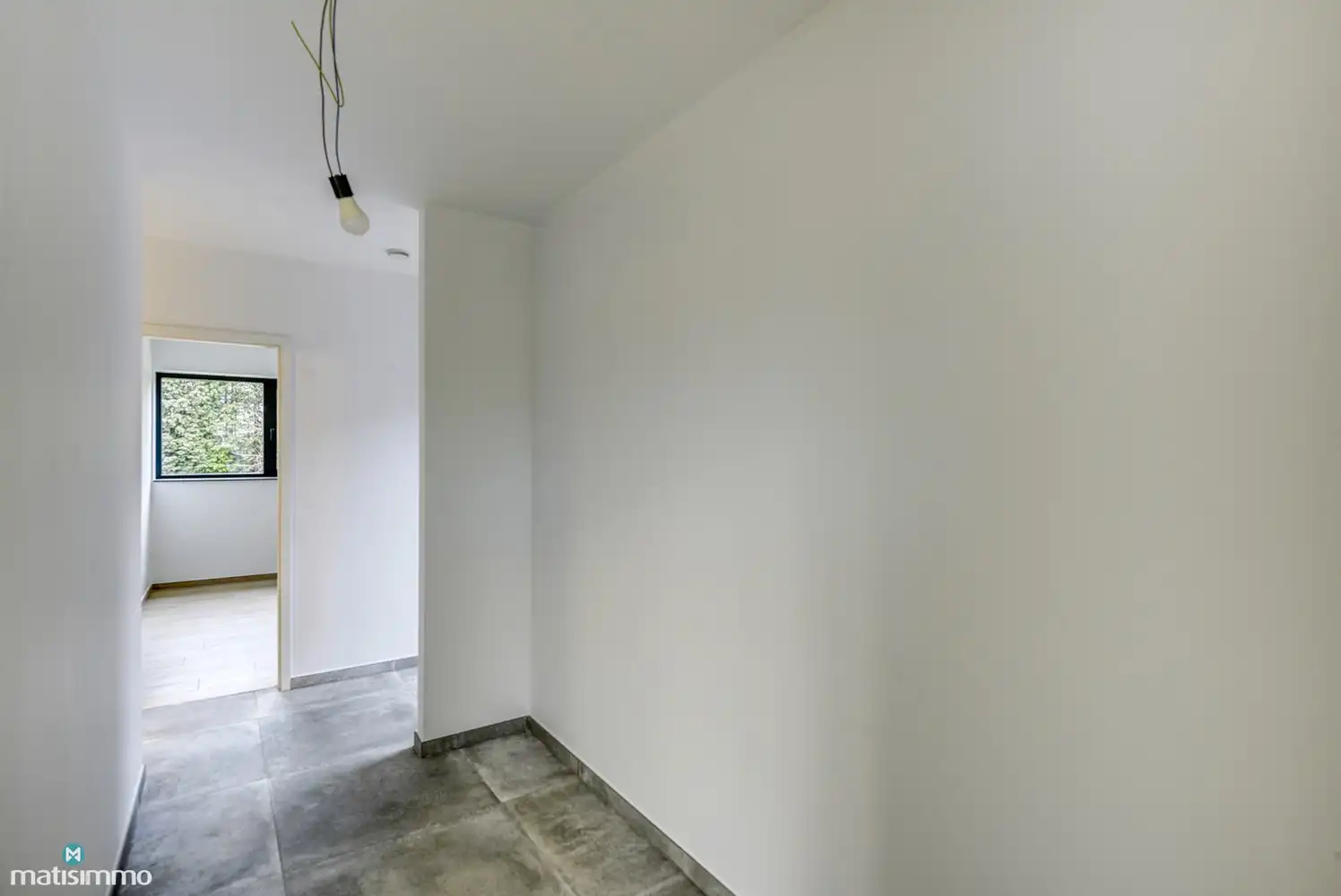 VOLLEDIG AFGEWERKTE EN GESCHILDERDE NIEUWBOUWWONING (EPB E10) MET 3 SLAAPKAMERS, 2 BADKAMERS, 2 GARAGES, KELDER EN AANGELEGDE TUIN IN WERM foto 18