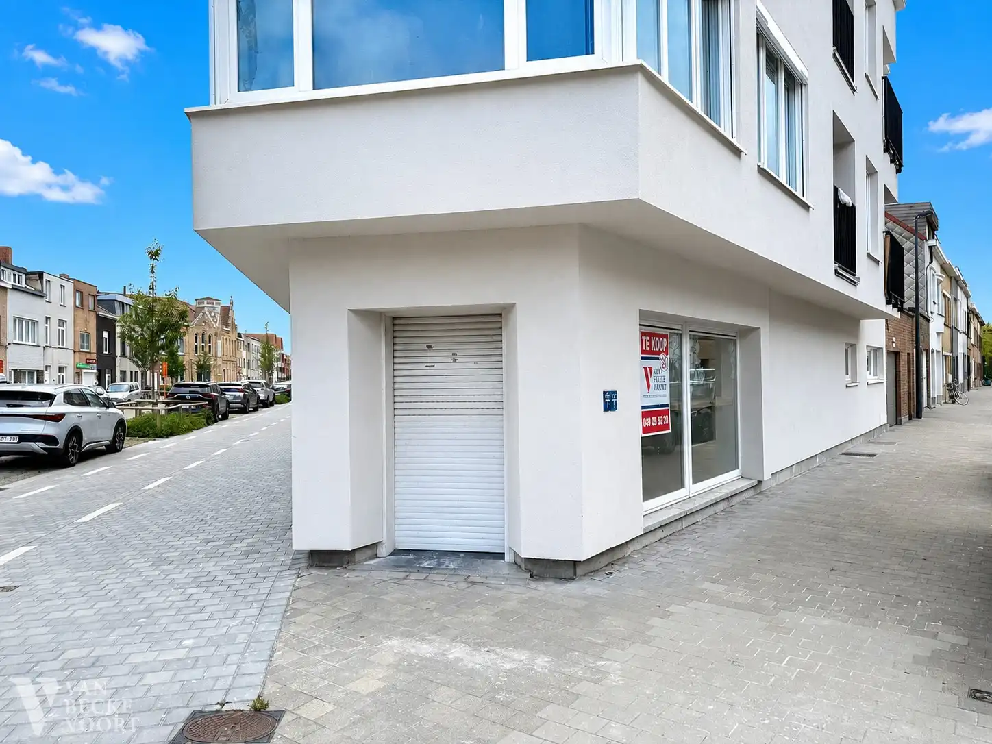 Handelspand op hoekligging met garage foto 2