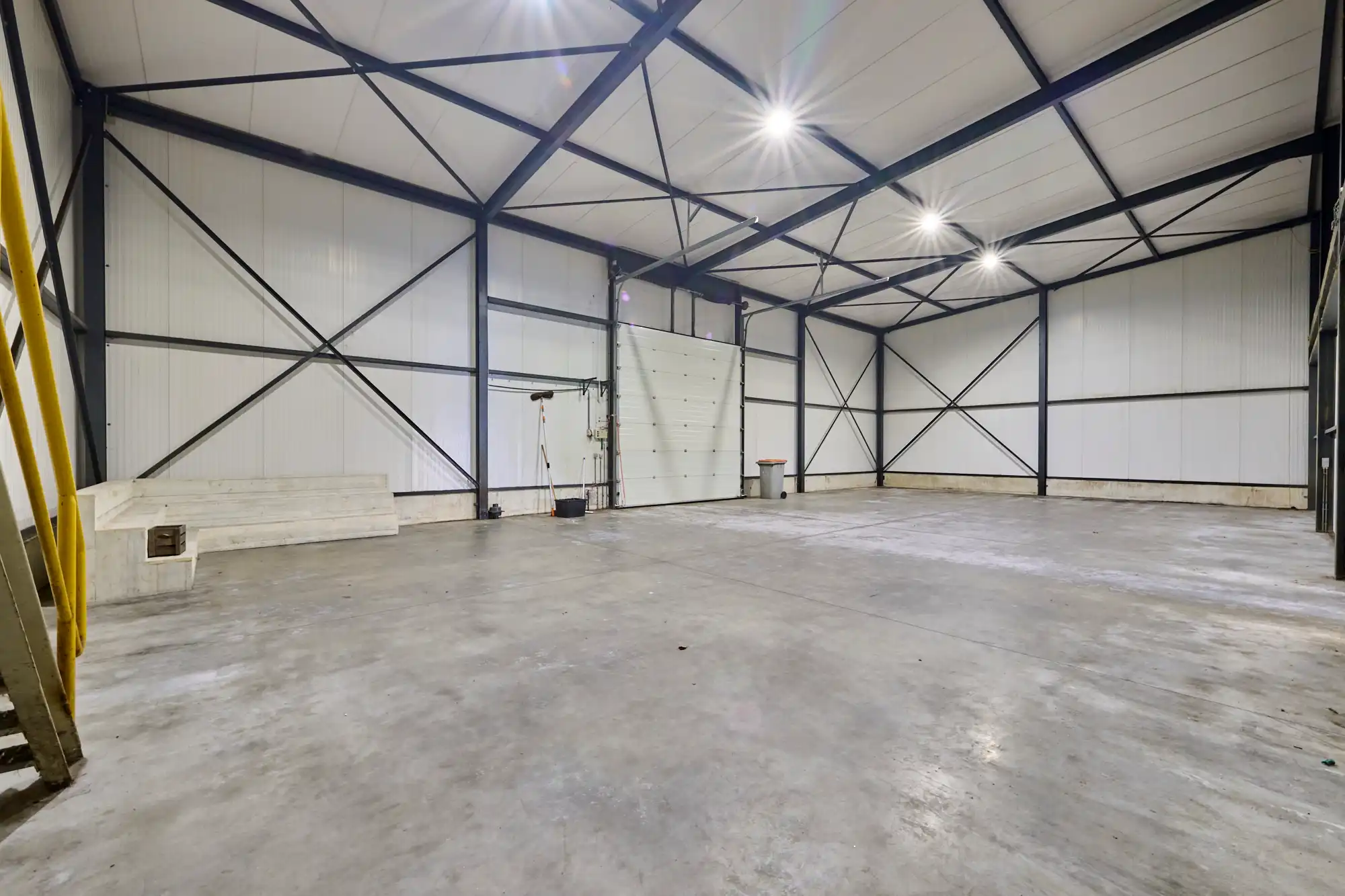TE KOOP Dilsen-Stokkem: bedrijfsgebouw met appartementen foto 12