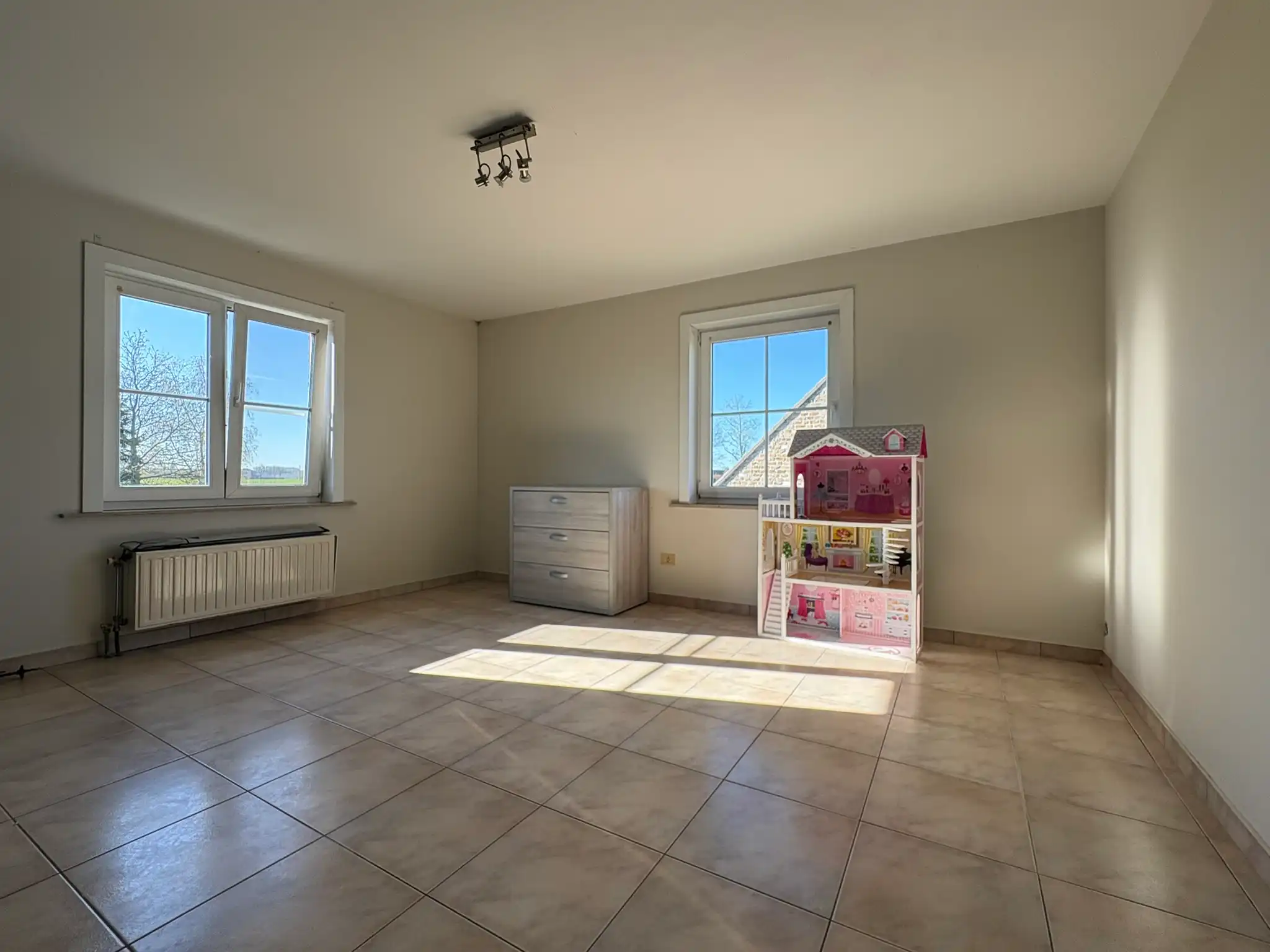 Ruime vrijstaande woning met garage foto 7