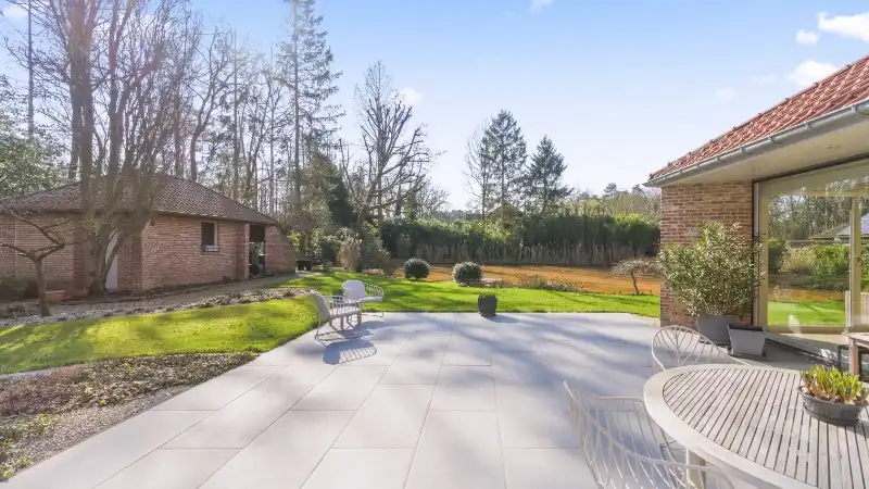 Exclusief gelegen villa van 345m² op 30 are met grote vijver foto 22