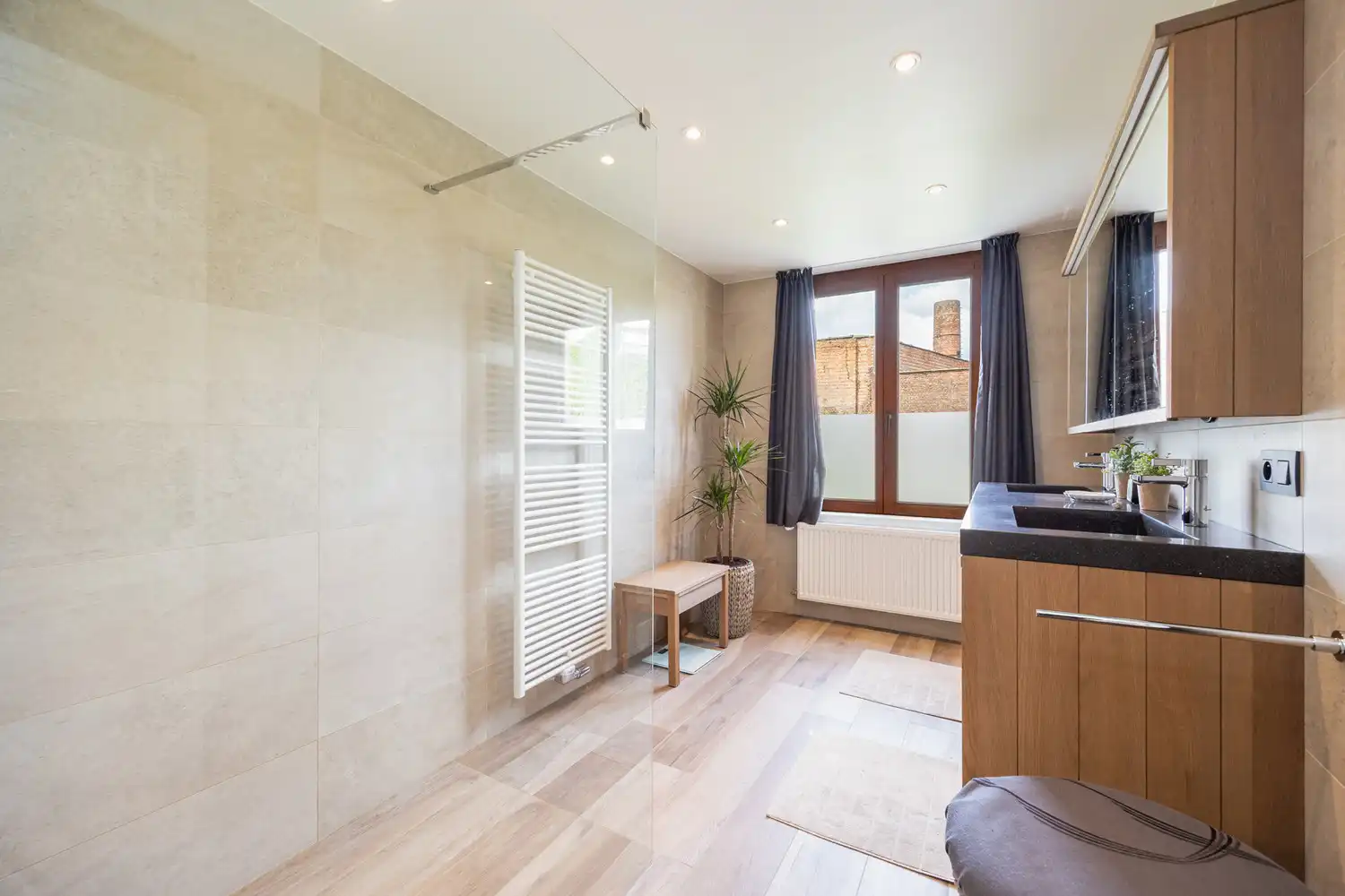 Karaktervolle, instapklare herenwoning met heerlijke stadstuin op toplocatie te Antwerpen-Zuid foto 22