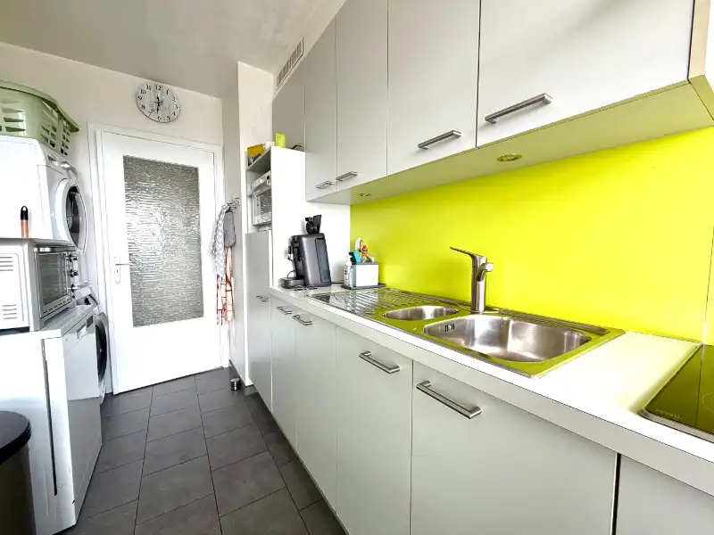 PRAKTISCH INGEDEELD HOEKAPPARTEMENT MET 2 SLAAPKAMERS EN OPEN ZICHT foto 8