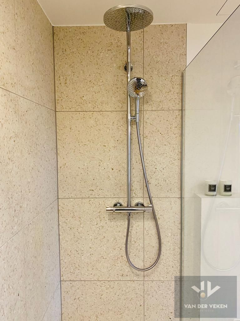 LUXUEUS 2 SLAAPKAMER APPARTEMENT OP EEN TOPLOCATIE foto 9