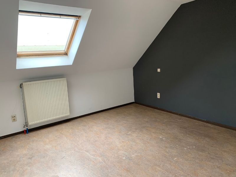 Halfopen woning met 3 slaapkamers, tuin en garage in Eeklo! foto 5