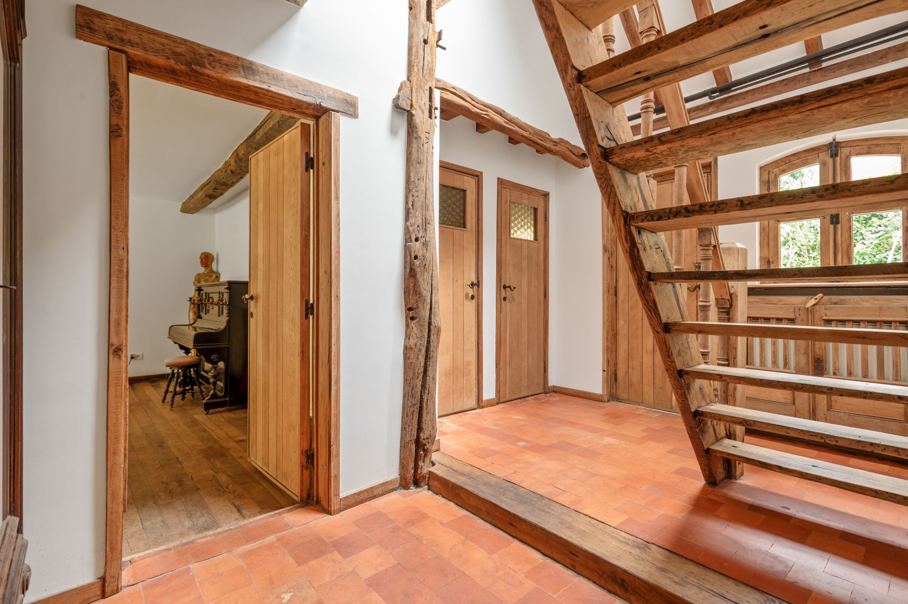 Authentieke hoeve in hartje Halle Zoersel op ca. 2028 m² foto 5