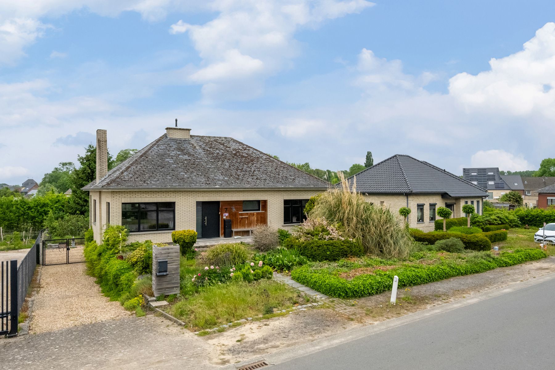 Hoofdfoto van de publicatie: Goed onderhouden open bebouwing op 10a 56ca