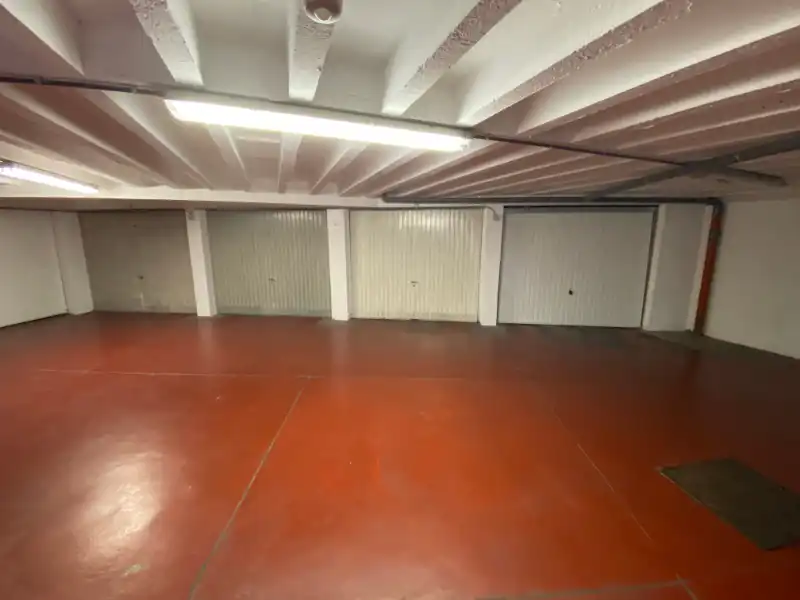 Garage te huur Van Iseghemlaan 115 - 8400 Oostende