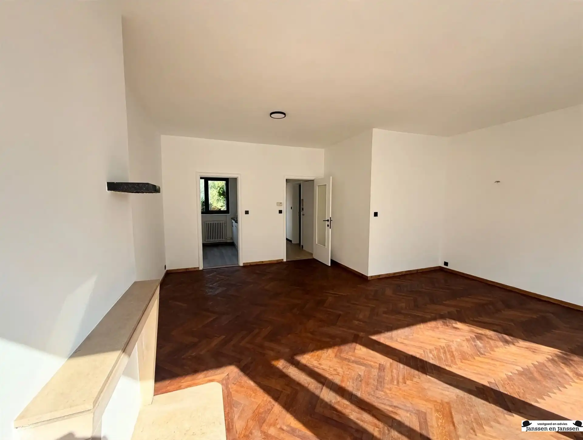 Lichtrijk appartement met 2 slaapkamers en terras foto 3