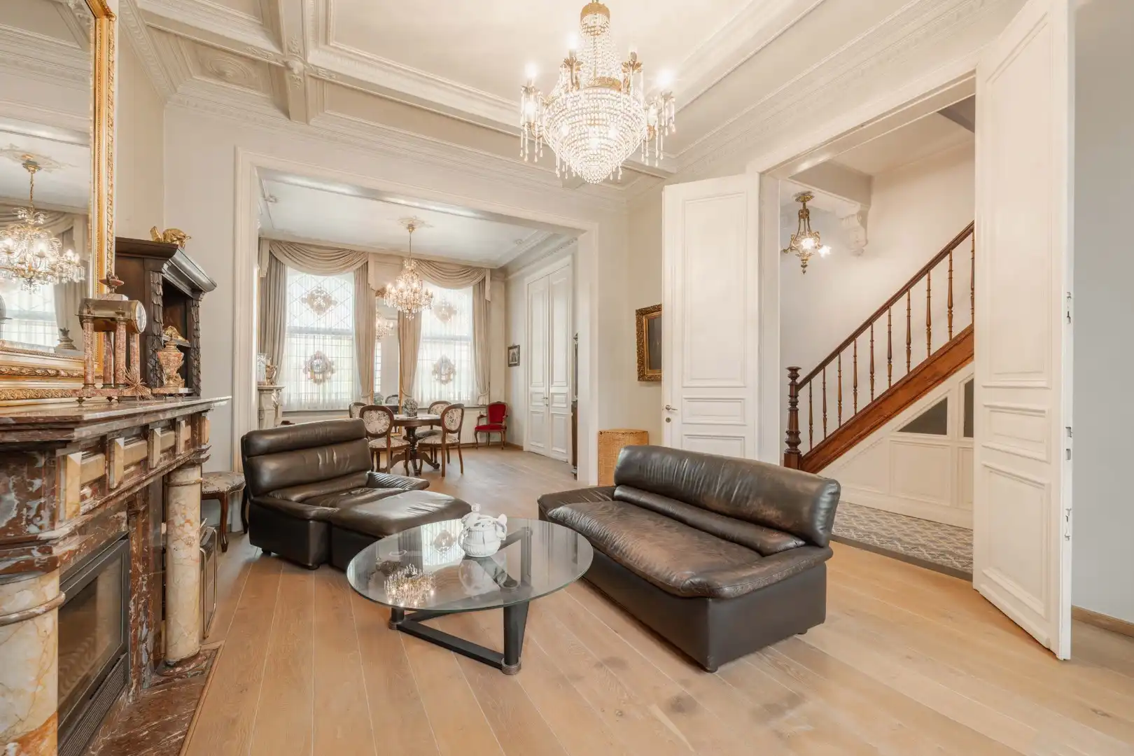 Uniek eigendom met karaktervolle woning en ruime loods op uitstekende ligging in Pittem! foto 7
