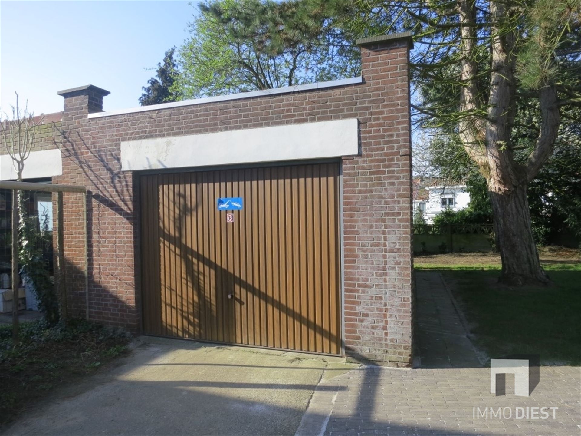 Eengezinswoning met 3 slaapkamers, tuin en garage foto 23