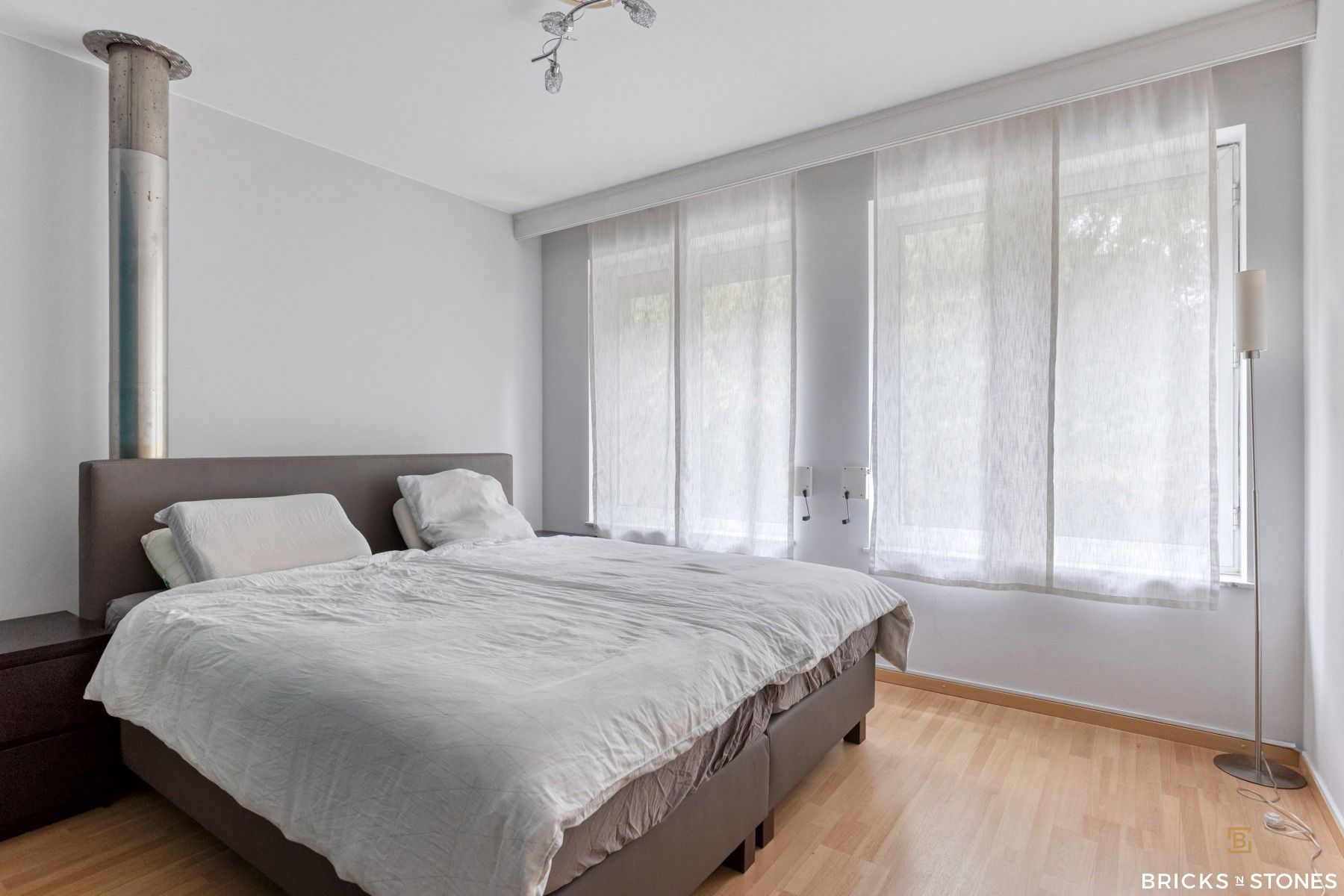 Instapklare woning met 4 slaapkamers, garage en tuin foto 13