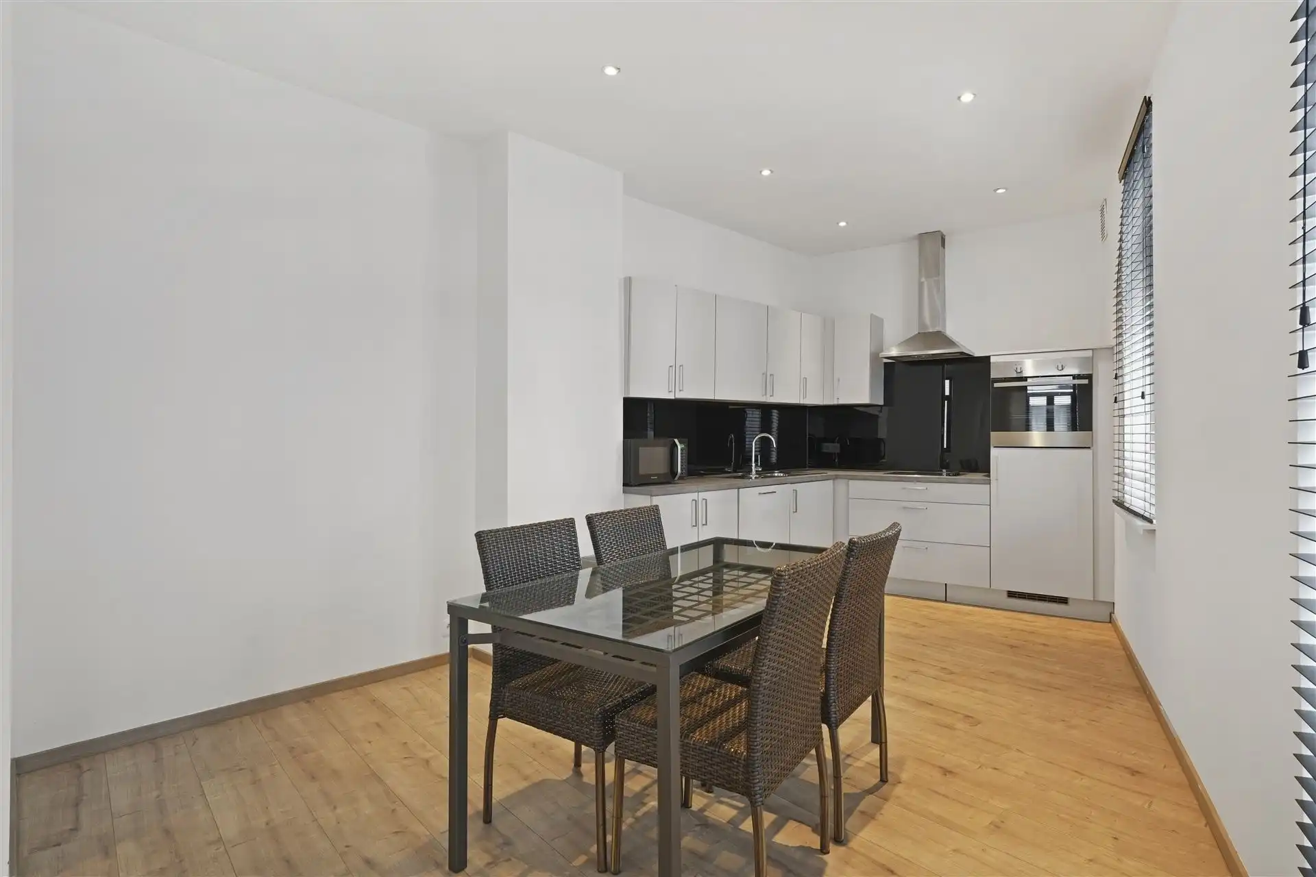 CENTRALE LIGGING / RUIME WONING foto 7