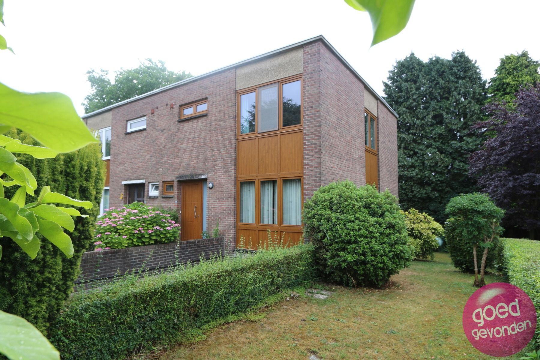 Hoofdfoto van de publicatie: GEZINSWONING - HOB - 3 SLK - TUIN - TERRAS - GARAGE