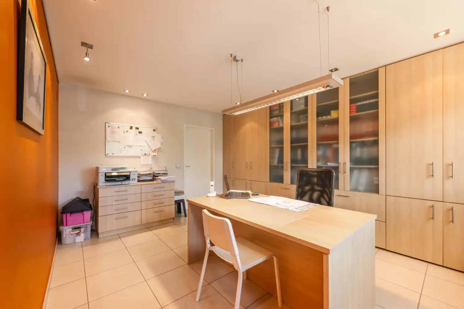 Ruime woning met praktijkruimte te Ruiselede. foto 19
