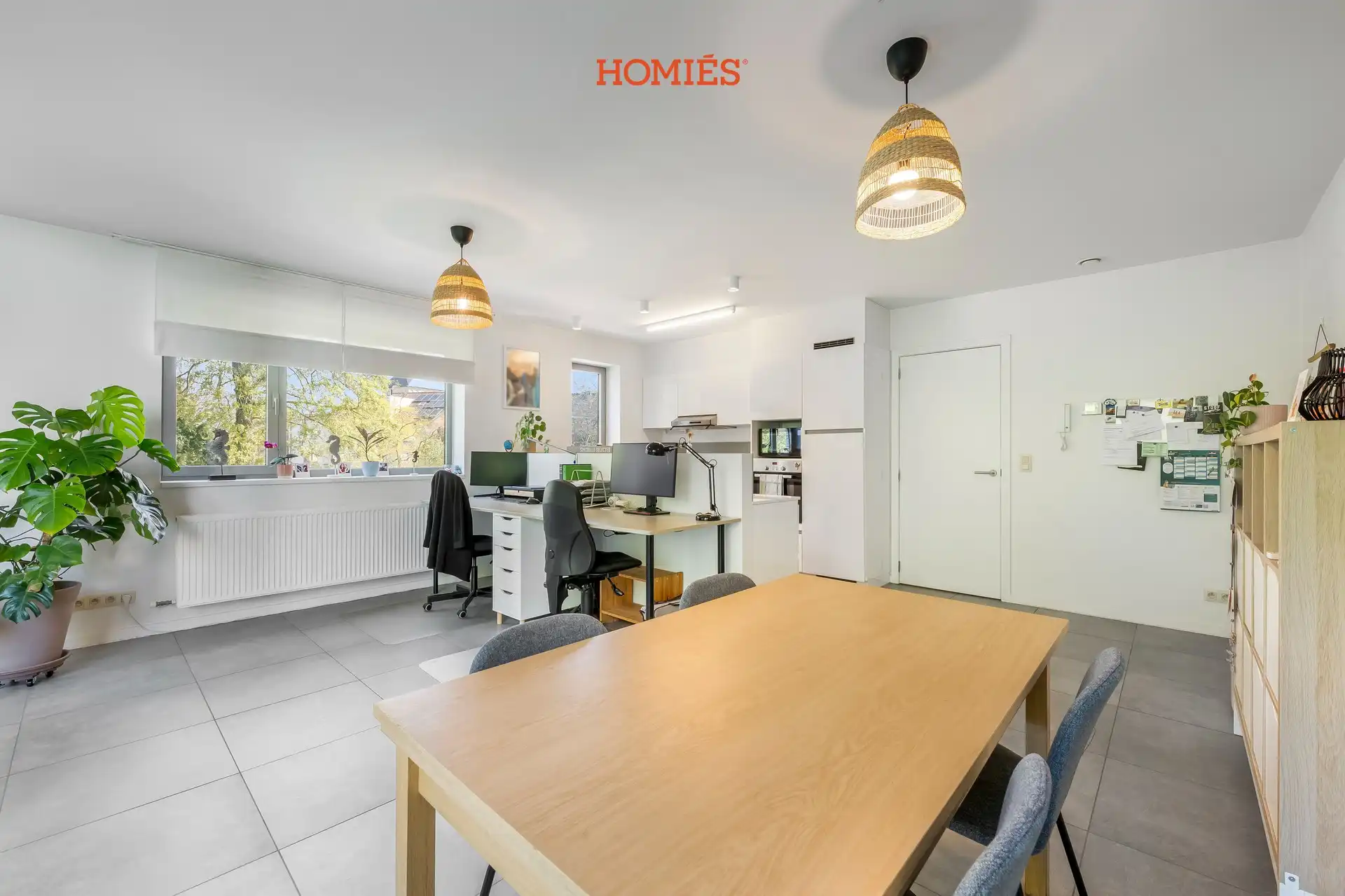 Modern 1-slaapkamerappartement met terras en staanplaats foto 14