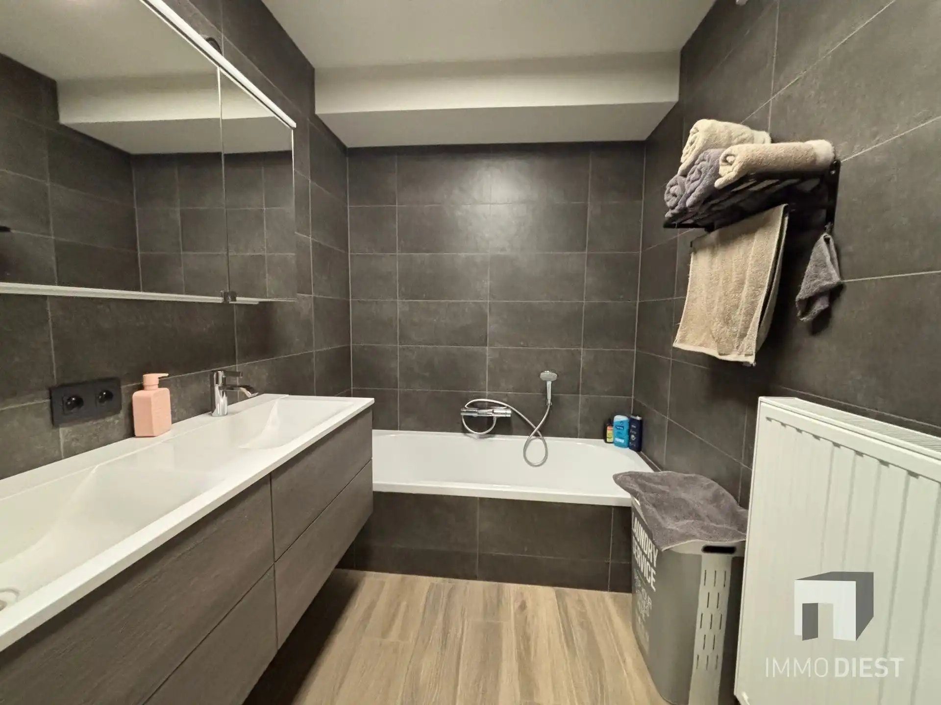Ruim gelijkvloers appartement met open leefruimte en zonnige tuin foto 34