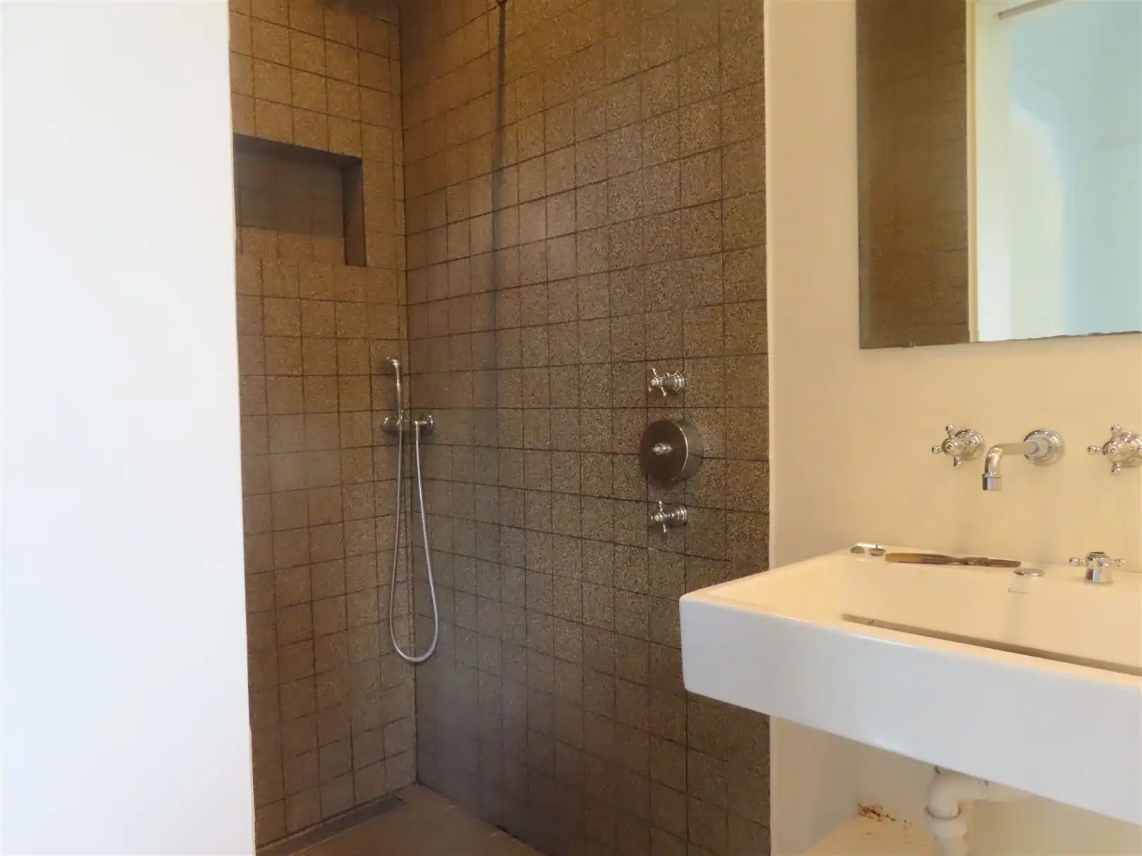 Prachtig, charmant 3-slaapkamerappartement met 2 badkamers! foto 16