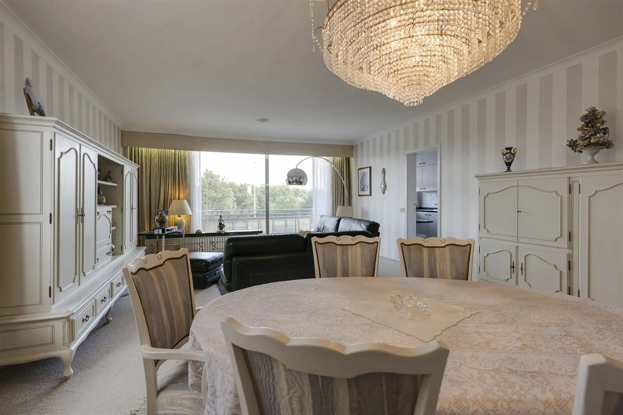 Ruim appartement met 2 slaapkamers inclusief garagebox nabij het Rivierenhof foto 4